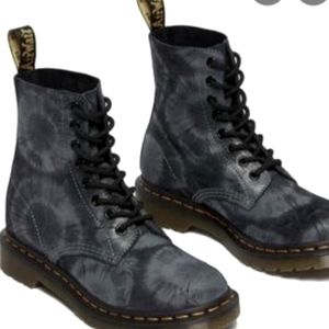 Dr. Martens 1460 Pascal Tie Dye Printed Suede Black 8 Eye Boots Women’s Size 6